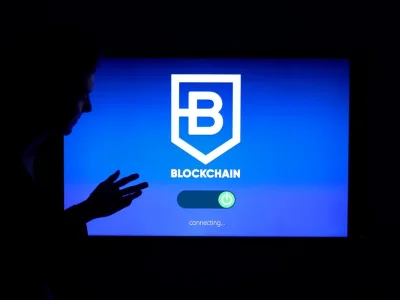 Bitcoin tăng giá: Chính sách tài khóa và động thái từ các công ty