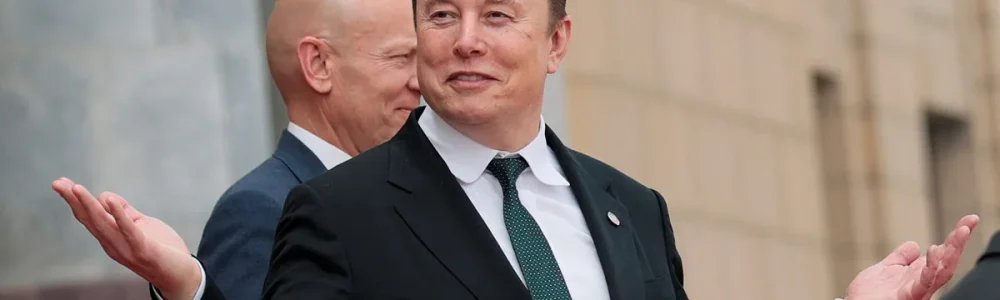 Elon Musk dự đoán robot hình người vượt trội trong 10 năm tới