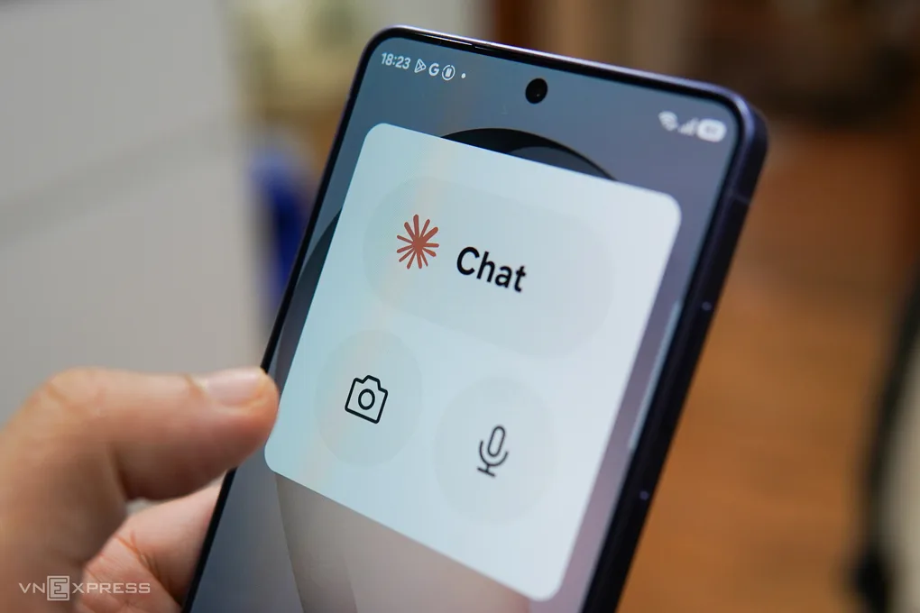 Logo ứng dụng AI Anthropic Claude trên điện thoại. Ảnh: Lưu Quý