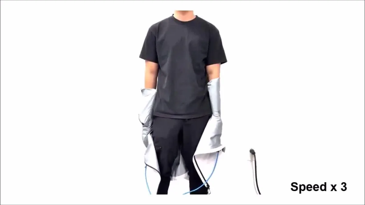 Robot tự động mặc quần áo cho người trong 10 giây