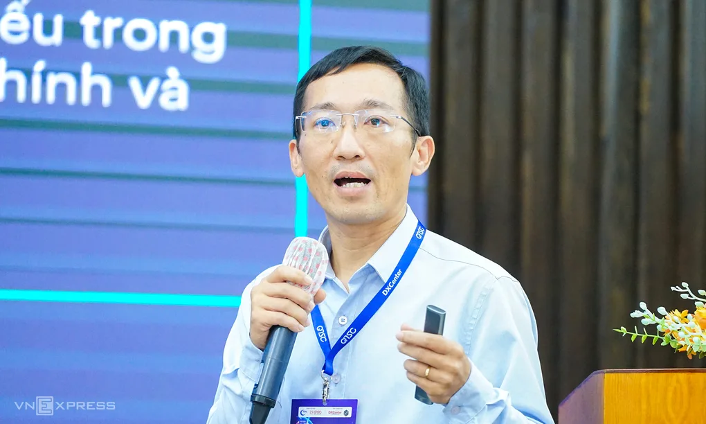 Nguyễn Văn Phương, kiến trúc sư giải pháp của công ty Hewlett Packard Enterprise (HPE), phát biểu tại sự kiện. Ảnh: Bảo Lâm