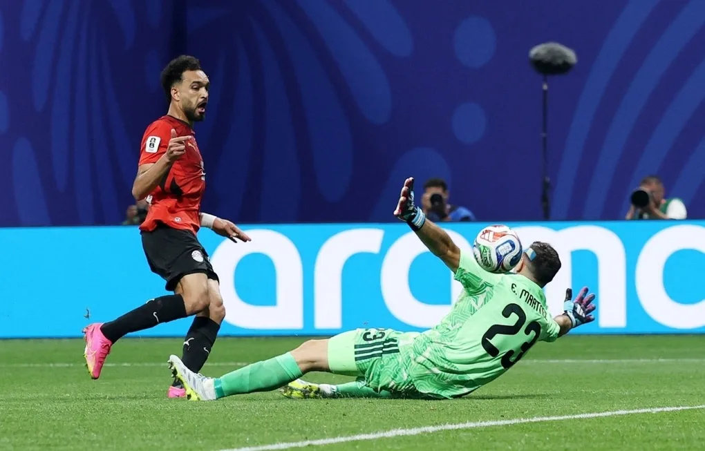 Cầu thủ Mostafa Zico dứt điểm trong trận đấu giữa Ai Cập và Argentina ở vòng 1/8 World Cup 2026 trên sân Atlanta, ngày 7/7/2026. Ảnh: AP