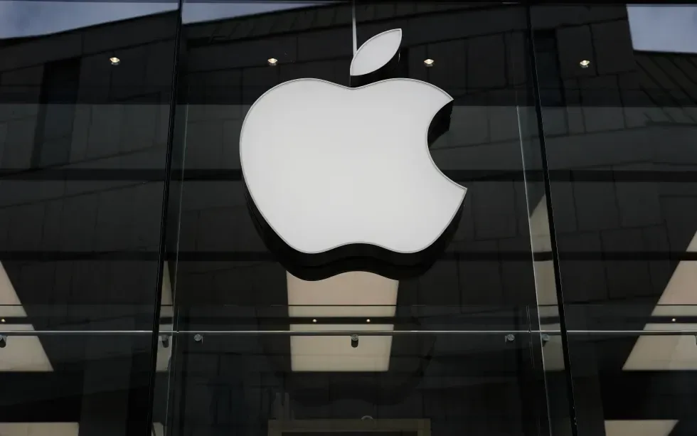 Logo Apple tại một cửa hàng ở Munich, Đức, ngày 2/4/2026 (Ảnh: AP/Matthias Schrader)
