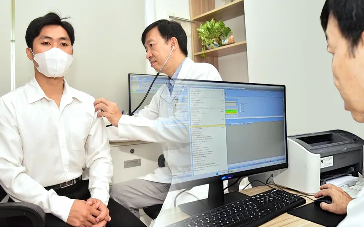 Hơn 1.200 bệnh viện cả nước ứng dụng AI, bệnh án điện tử thành 'hệ thần kinh' y tế hiện đại - Ảnh 2.