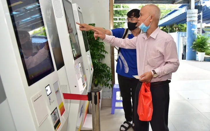 Hơn 1.200 bệnh viện cả nước ứng dụng AI, bệnh án điện tử thành 'hệ thần kinh' y tế hiện đại - Ảnh 4.