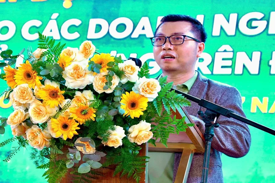Ông Nguyễn Minh Đức, Phó Tổng thư ký Hiệp hội Thương mại Điện tử Việt Nam (VECOM) phát biểu tại lễ khai mạc.