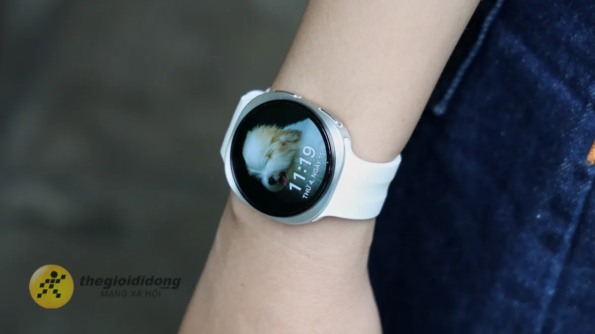 Samsung chính thức ra mắt Galaxy Watch9: Lần đầu chạy chip Snapdragon, siêu mỏng nhẹ, nâng cấp mạnh mẽ AI và chăm sóc sức khỏe