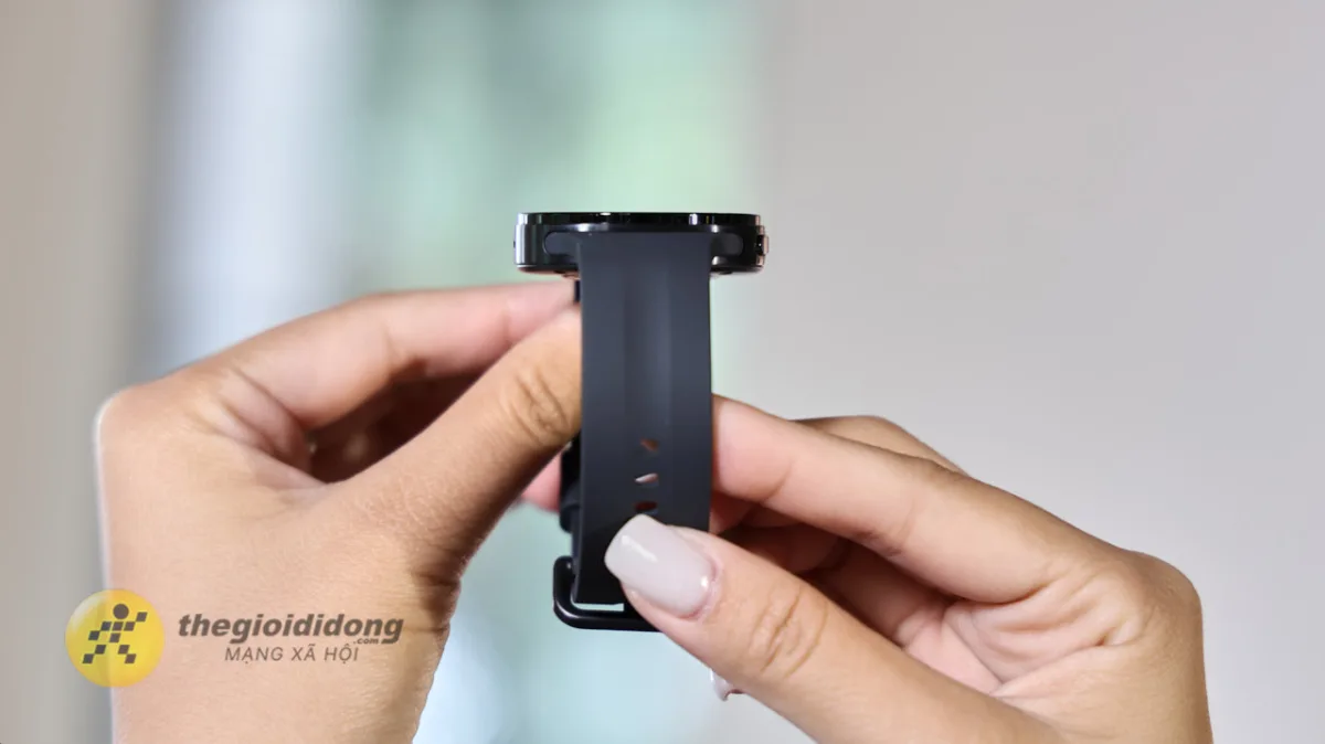 Samsung chính thức ra mắt Galaxy Watch9: Lần đầu chạy chip Snapdragon, siêu mỏng nhẹ, nâng cấp mạnh mẽ AI và chăm sóc sức khỏe