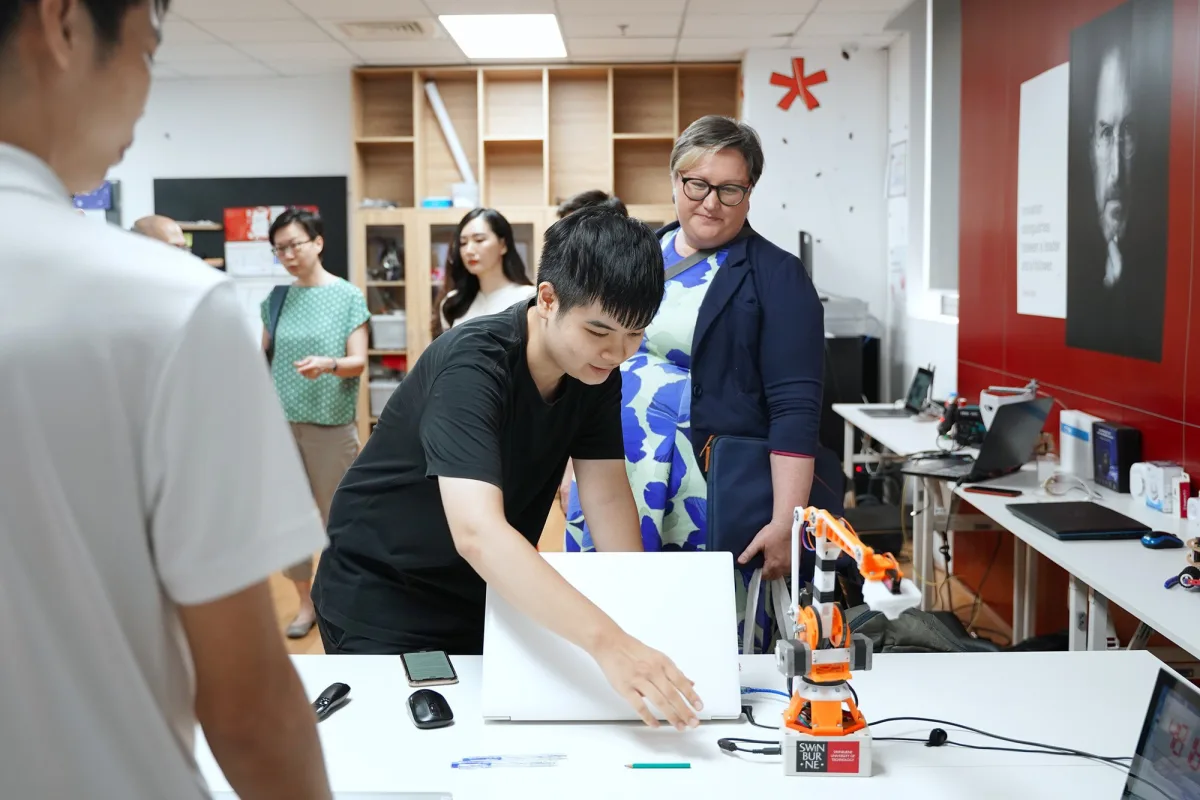 Doanh nghiệp Việt Nam tăng cường tuyển dụng Nhờ FDI tại Việt Nam tăng mạnh năm 2026 - Ảnh 1.