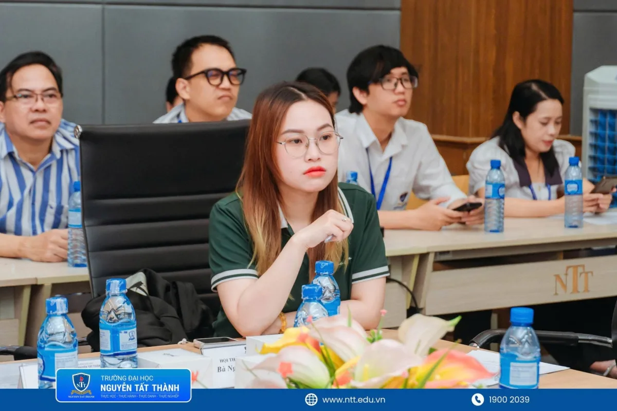 Toàn cảnh Hội thảo tham vấn các bên liên quan về chương trình đào tạo sau đại học và xây dựng Đề án mở ngành đào tạo Thạc sĩ Trí tuệ nhân tạo tại Trường Đại học Nguyễn Tất Thành.